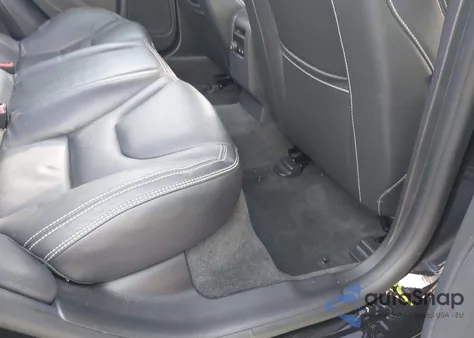 2015 Volvo S60 T6 Platinum z USA, uszkodzony, nr VIN YV149MFM1F1353482